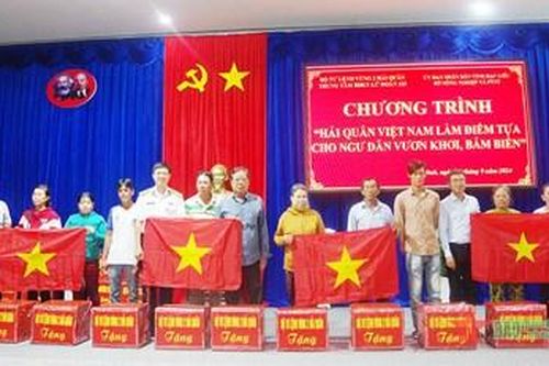 Bộ đội Hải quân tuyên truyền biển, đảo tại Bạc Liêu