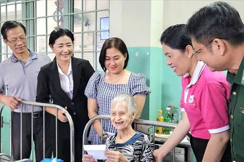 Phát động 'Tháng cùng Phụ nữ hành động' và hưởng ứng 'Ngày Chủ nhật xanh'