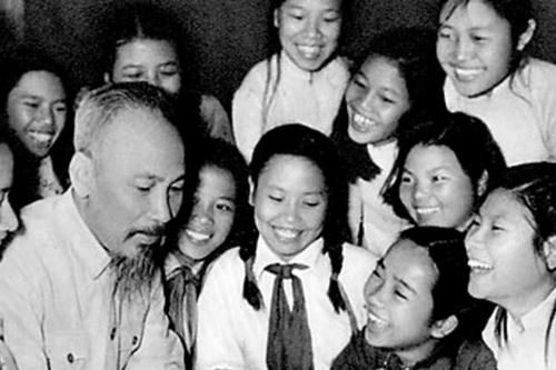 Bác Hồ - Người là tình yêu thiết tha nhất trong lòng dân