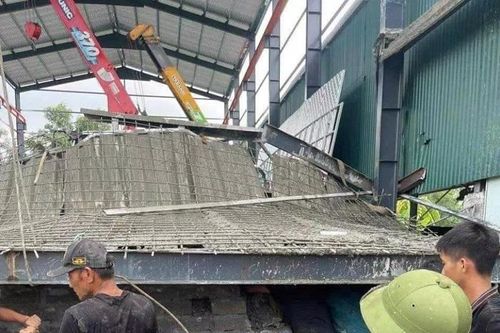 Ninh Bình: Sập giàn giáo sàn bê tông vừa đổ, 4 người thương vong
