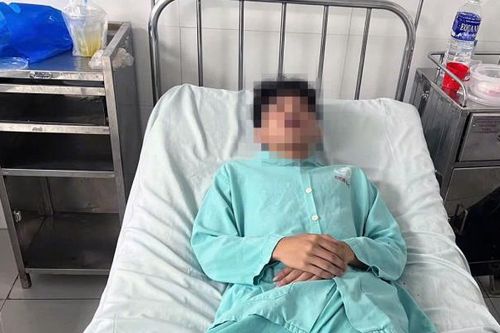 Nam sinh lớp 11 bị đánh hội đồng gãy 4 chiếc răng phải nhập viện cấp cứu
