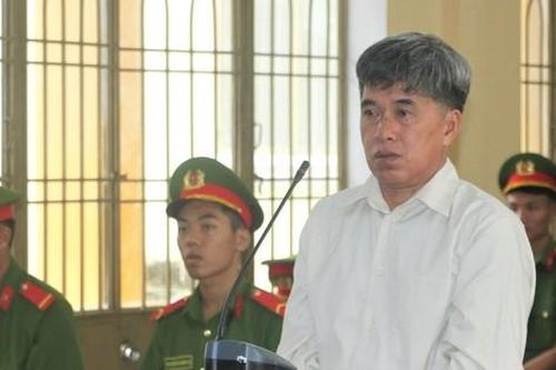 Xét xử thuyền trưởng vụ lật tàu du lịch 17 người chết ở biển Cửa Đại