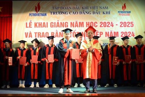 PV College khai giảng năm học mới 2024-2025 và trao bằng tốt nghiệp năm 2024