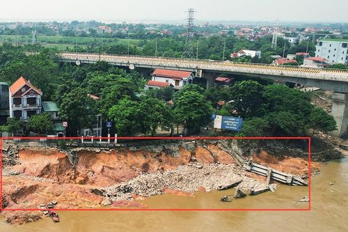 Sạt lở dưới chân cầu Hạc Trì ở Phú Thọ, mái kè đứt gãy nham nhở