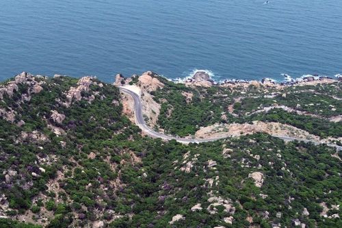 Thi thể nam du khách rơi xuống biển khi chụp ảnh ở Ninh Thuận bị trôi xa 150m