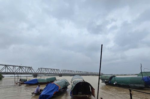 Xóm vạn chài trên sông Lam thấp thỏm mùa mưa bão