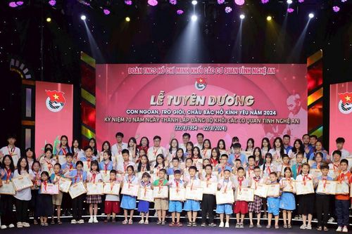 Đoàn Khối Các cơ quan tỉnh Nghệ An tuyên dương 70 'Con ngoan, trò giỏi, cháu Bác Hồ kính yêu'