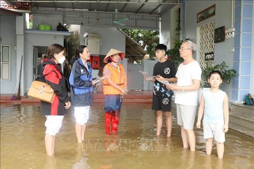 Bảo đảm sức khỏe nhân dân vùng bị mưa lũ - Bài 1: Vượt lũ cứu thai phụ