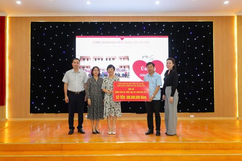 Nhiều trường đại học hủy khai giảng để ủng hộ đồng bào bị ảnh hưởng bởi bão lũ
