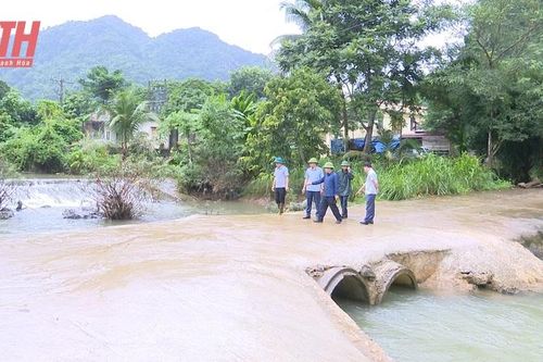 Bá Thước: Sơ tán 14 hộ dân đến nơi tránh trú an toàn