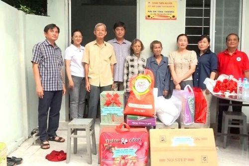 Chợ Mới bàn giao nhà Đại đoàn kết cho hộ đặc biệt khó khăn