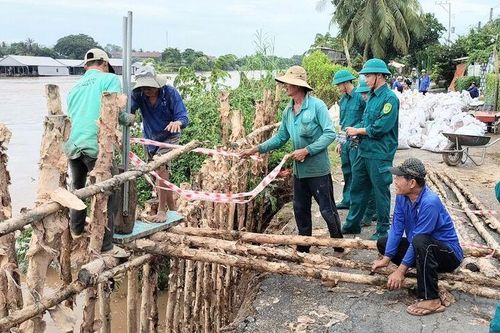 TX. Tân Châu liên tiếp xảy ra 2 điểm sạt lở bờ sông, ảnh hưởng 11 hộ dân