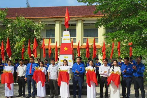 Huyện đoàn Vạn Ninh: Thực hiện 5 công trình thanh niên 'Trường Sa trong trái tim tôi'