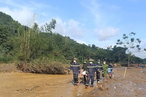 Tìm thấy thêm 1 thi thể nạn nhân mất tích tại vùng lũ Làng Nủ