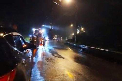 Xuyên đêm khắc phục sạt lở trên đèo Bảo Lộc