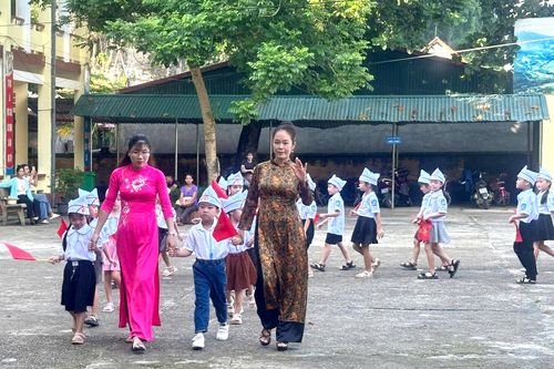 Thiếu giáo viên và kịch bản 'gỡ khó' cho năm học