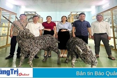 Sử dụng 4.000 dây bẫy thú rừng thu được để tạo hình tượng Sao La tuyên truyền bảo vệ động vật hoang dã