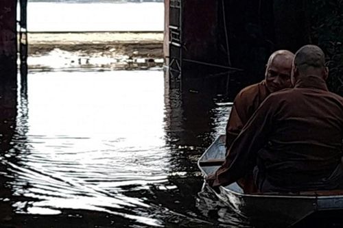 Hà Nam: Ban Trị sự GHPGVN H.Thanh Liêm thăm, động viên các chùa bị ảnh hưởng do bão lũ