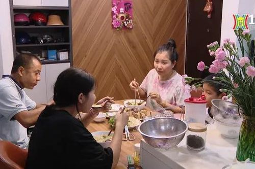 Bữa cơm chiều của dân công sở