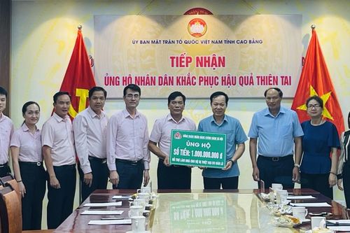 Ngân hàng Chính sách xã hội Việt Nam trao 1 tỷ đồng hỗ trợ tỉnh khắc phục hậu quả bão số 3