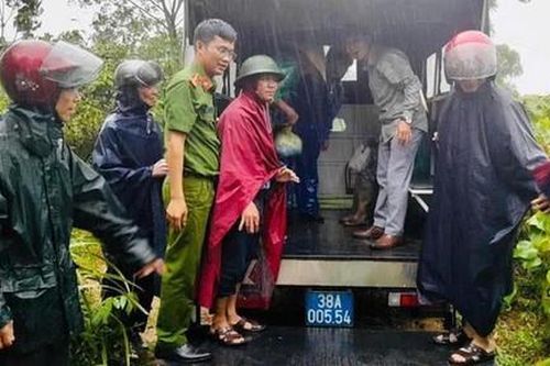 Bão số 4: Gây thiệt hại nặng cho nhiều tỉnh miền Trung