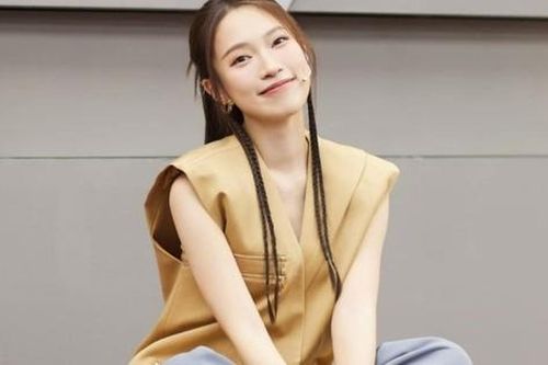 Phong cách thời trang giúp 'em gái truyền lửa' Khánh Vy thăng hạng nhan sắc