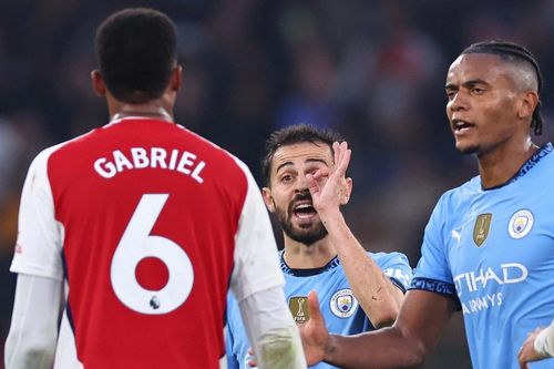 Silva: 'Chỉ có một đội chơi bóng mà thôi'