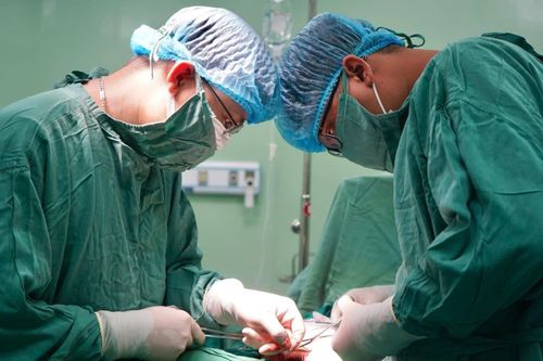 Thay vợ tránh thai, chồng quyết định triệt sản