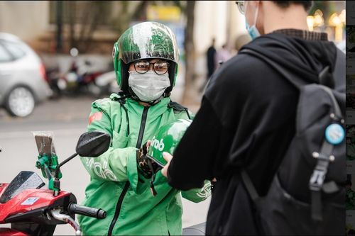 Grab vẫn chìm trong lỗ