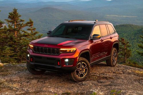 Jeep Grand Cherokee L tại Việt Nam được triệu hồi vì lỗi trục sau