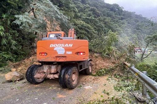 Hà Tĩnh: thông xe đường lên cửa khẩu Cầu Treo