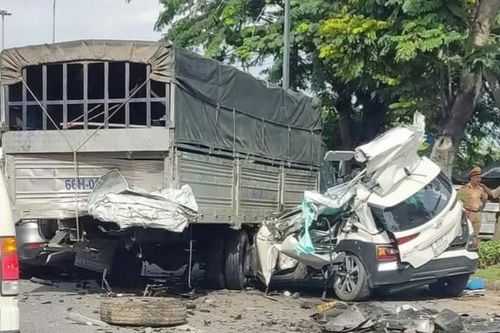 Tai nạn giao thông mới nhất 23/9/2024: 4 ôtô tông liên hoàn, 2 người tử vong
