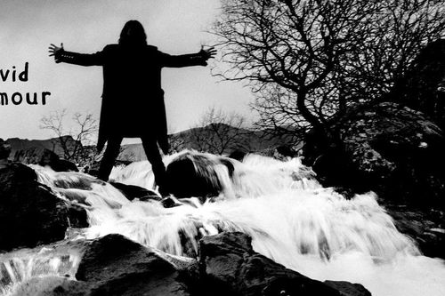 Album 'Luck and Strange' của David Gilmour: Sâu sắc hơn sau mỗi lần nghe lại