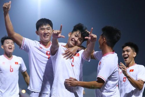 Công Phương rực sáng, U20 Việt Nam thắng đậm Bhutan nhờ siêu phẩm