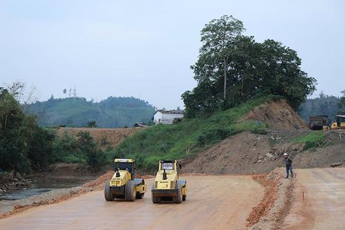 Trắc trở do vướng mặt bằng