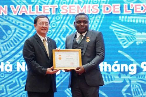 Quỹ học bổng Vallet đã trao tặng gần 50.000 suất học bổng tại Việt Nam