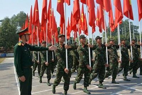 Quy định về trình tự và trách nhiệm giải quyết chế độ khó khăn đột xuất đối với thân nhân hạ sĩ quan, binh sĩ tại ngũ?