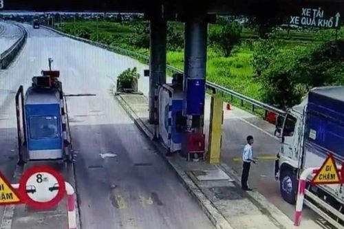 VEC nói gì về việc thu phí xe đi cứu trợ trở về qua cao tốc Đà Nẵng - Quảng Ngãi?