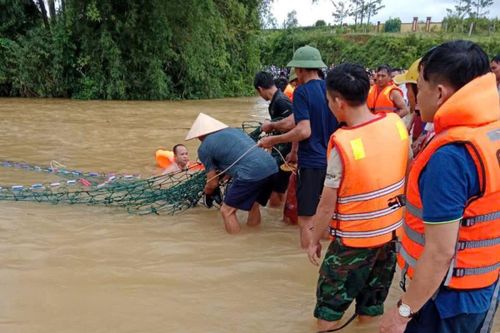 Cảnh báo đuối nước mùa mưa lũ