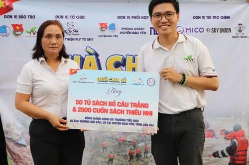 Tuổi trẻ TP. HCM và Hà Nội mang 'nắng' đến cho học sinh vùng bão, lũ