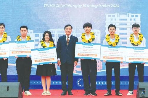 Năm học 2024-2025: Nhiều chính sách hỗ trợ sinh viên