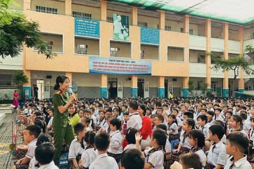 Hơn 11.000 học sinh, giáo viên được tuyên truyền về luật, kỹ năng khi tham gia giao thông
