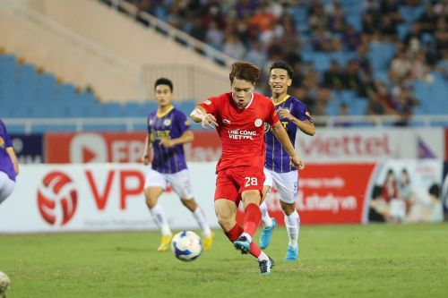 Thể Công Viettel ngược dòng đánh bại Hà Nội FC