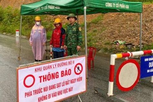 Cấm đường lên cửa khẩu Cầu Treo do sạt lở