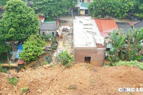 Thanh Hóa: Sơ tán khẩn cấp 44 hộ dân do sạt lở đất