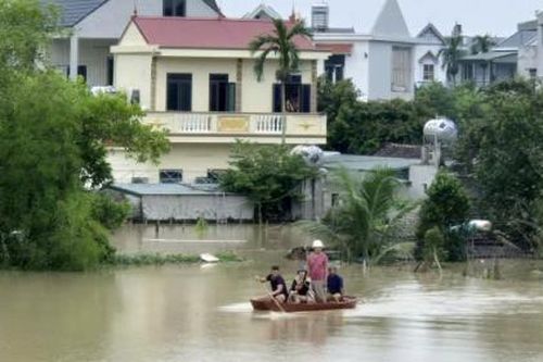 Lũ dâng cao, Thanh Hóa sơ tán hàng nghìn hộ dân
