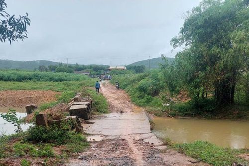 Nữ sinh lớp 6 bị nước cuốn tử vong