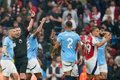 HLV Pep Guardiola khen Arsenal, chê trọng tài điều hành đại chiến