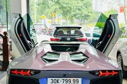 Siêu xe Lamborghini Aventador biển tứ quý 9 rao bán giá 22 tỷ đồng