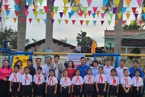 Lan tỏa yêu thương - Cùng em đến trường